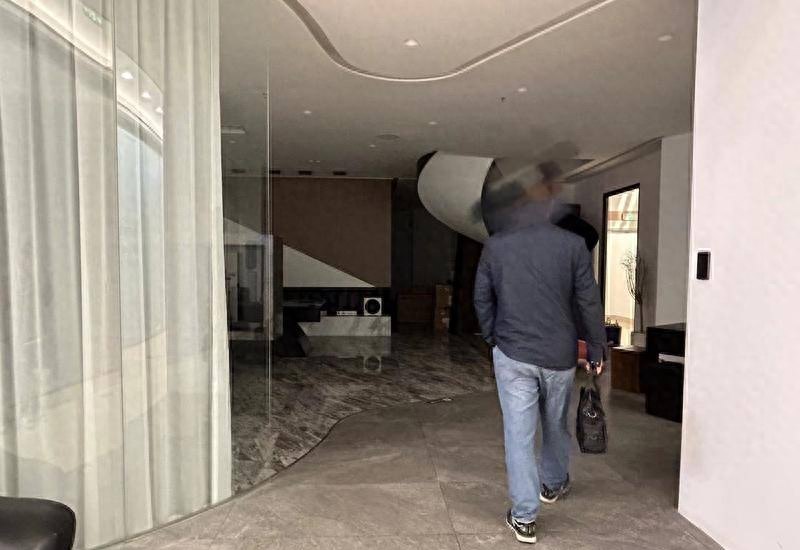 华商记者帮-交了12万元做全屋定制 半年未动工如今老板也联系不上
